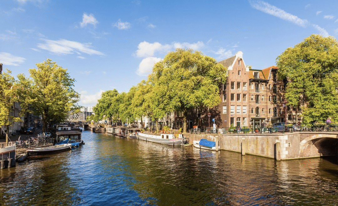 Hoe kun je jouw Amsterdamse woning een passende inrichting geven?